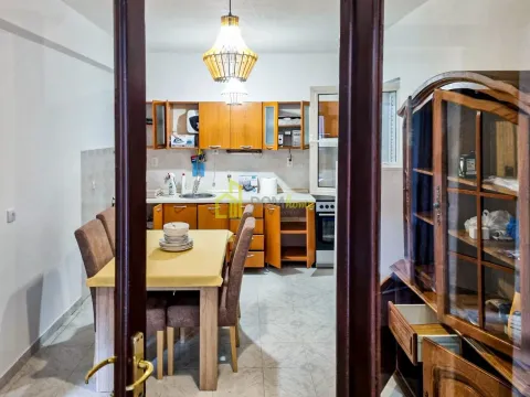 Izdavanje, kuća, 90m², Kotor, Crna Gora - image 5