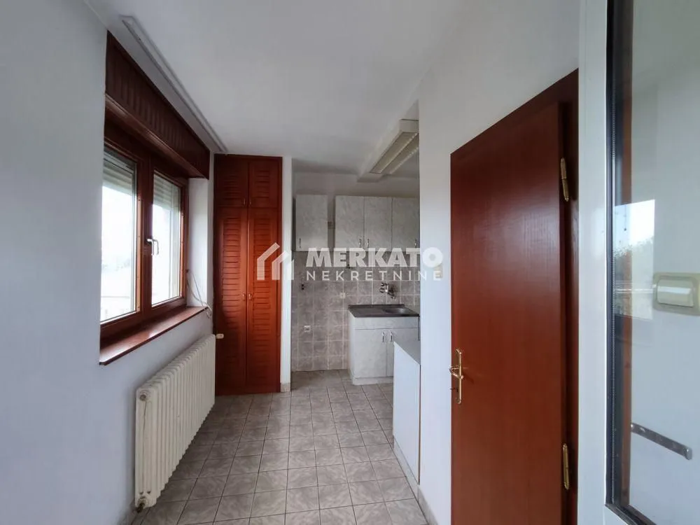 Prodaja, četvorosoban stan, 124m², Centar, Zrenjanin