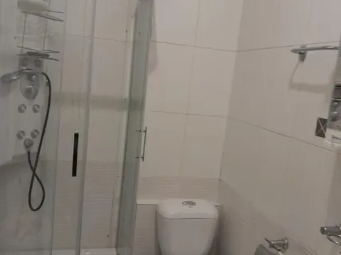 Izdavanje, četvorosoban stan, 120m², Centar, Novi Sad - image 16