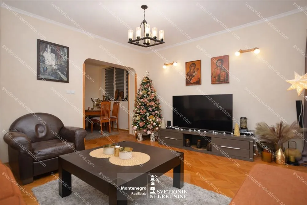 Prodaja, trosoban stan, 100m², Topla, Herceg Novi