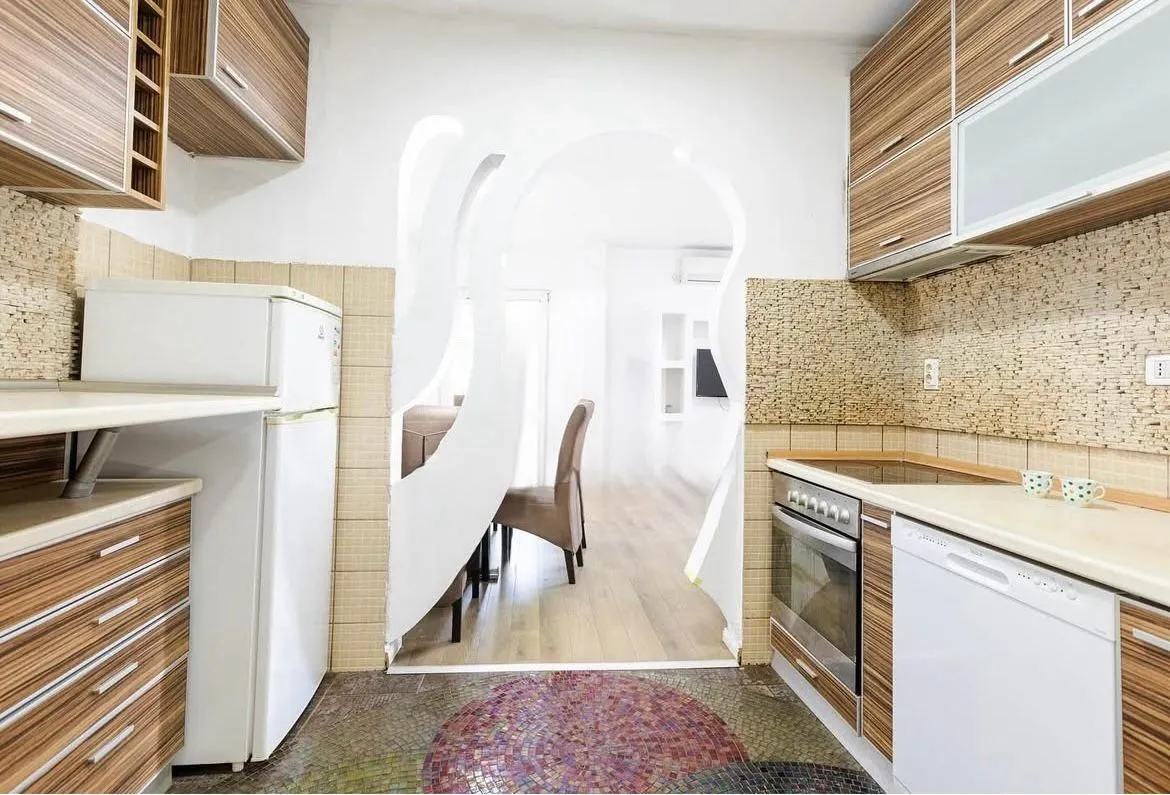 Izdavanje, dvosoban stan, 68m², Stari Aerodrom, Podgorica