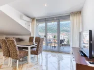 Izdavanje, dvosoban stan, 70m², Centar, Budva - image 1