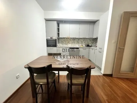 Izdavanje, dvosoban stan, 70m², Master Kvart, Podgorica - image 5