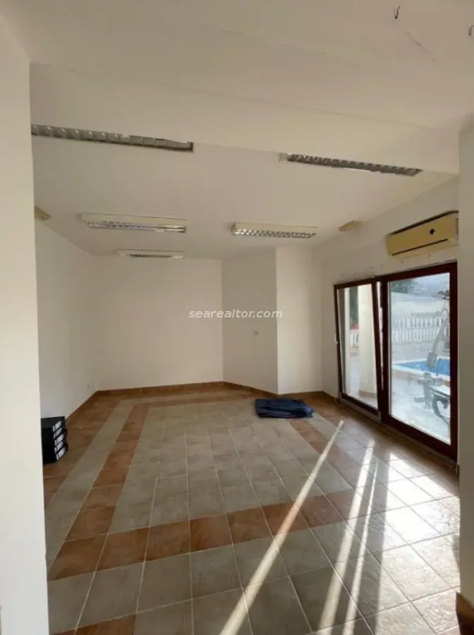Prodaja, poslovni prostor, 189m², Risan, Kotor