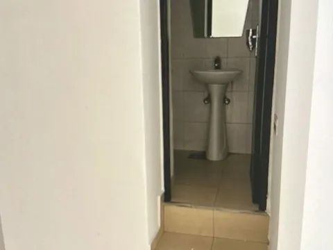 Izdavanje, poslovni prostor, 80m², Stari Aerodrom, Podgorica - image 4