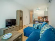 Izdavanje, dvosoban stan, 60m², Bečići, Budva - image 1