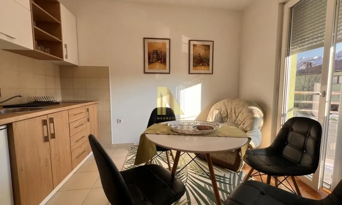 Izdavanje, jednosoban stan, 34m², Salajka, Novi Sad Sve Podlokacije