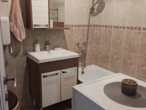 Izdavanje, trosoban stan, 55m², Novo naselje, Novi Sad - image 7