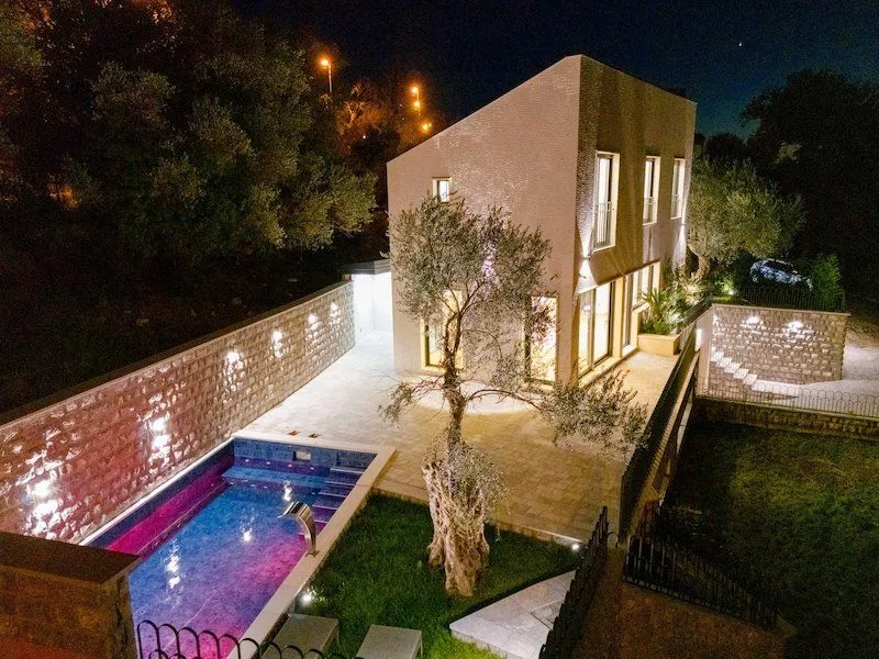 Sale, house, 240m², Kamenovo, Budva