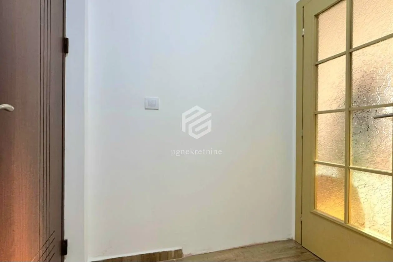 Rent, one bedroom apartment, 42m², Stari Aerodrom, Podgorica