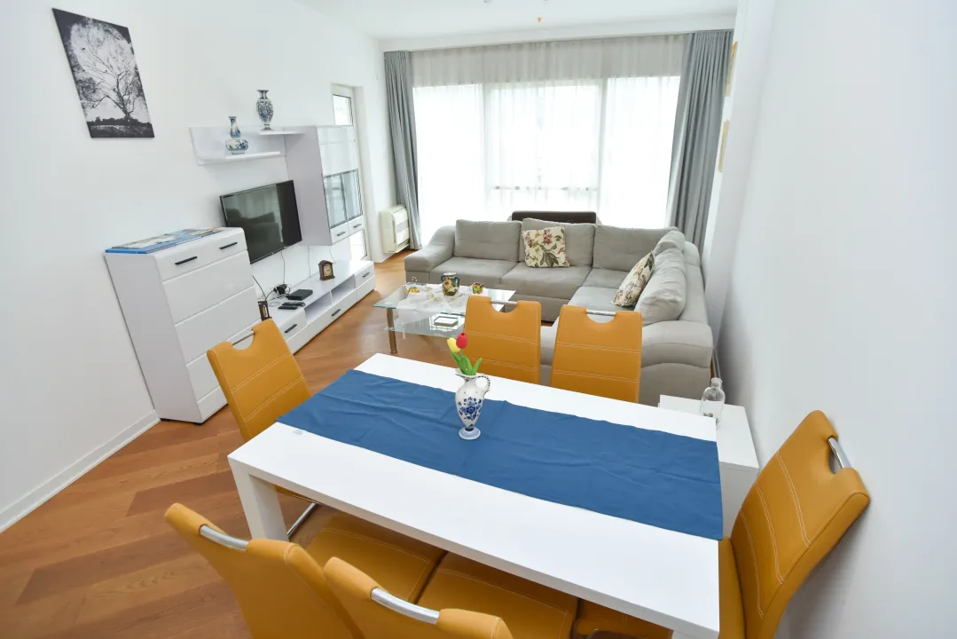 Rent, one bedroom apartment, 64m², Tre Canne, Budva