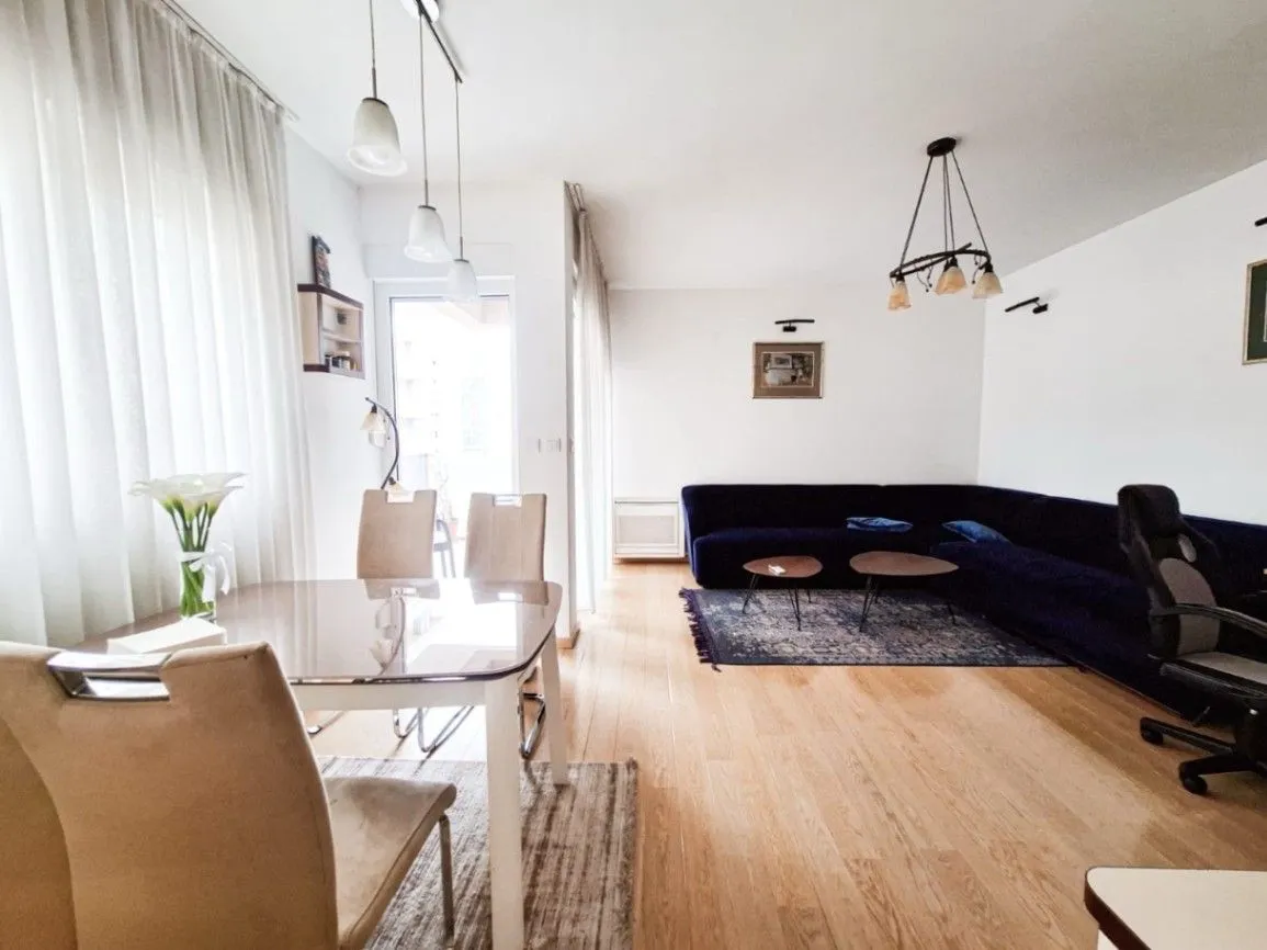 Izdavanje, dvosoban stan, 72m², City Kvart, Podgorica