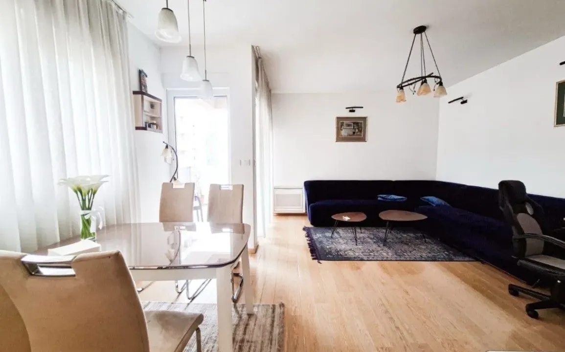 Izdavanje, dvosoban stan, 72m², City Kvart, Podgorica