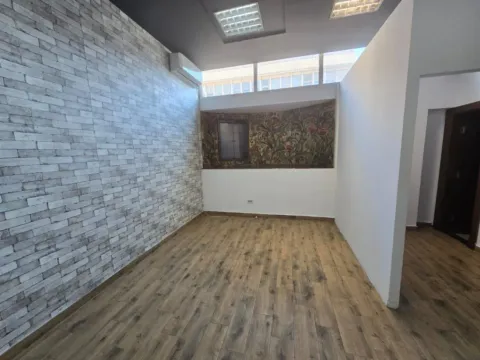 Izdavanje, poslovni prostor, 101m², Preko Morače, Podgorica - image 8