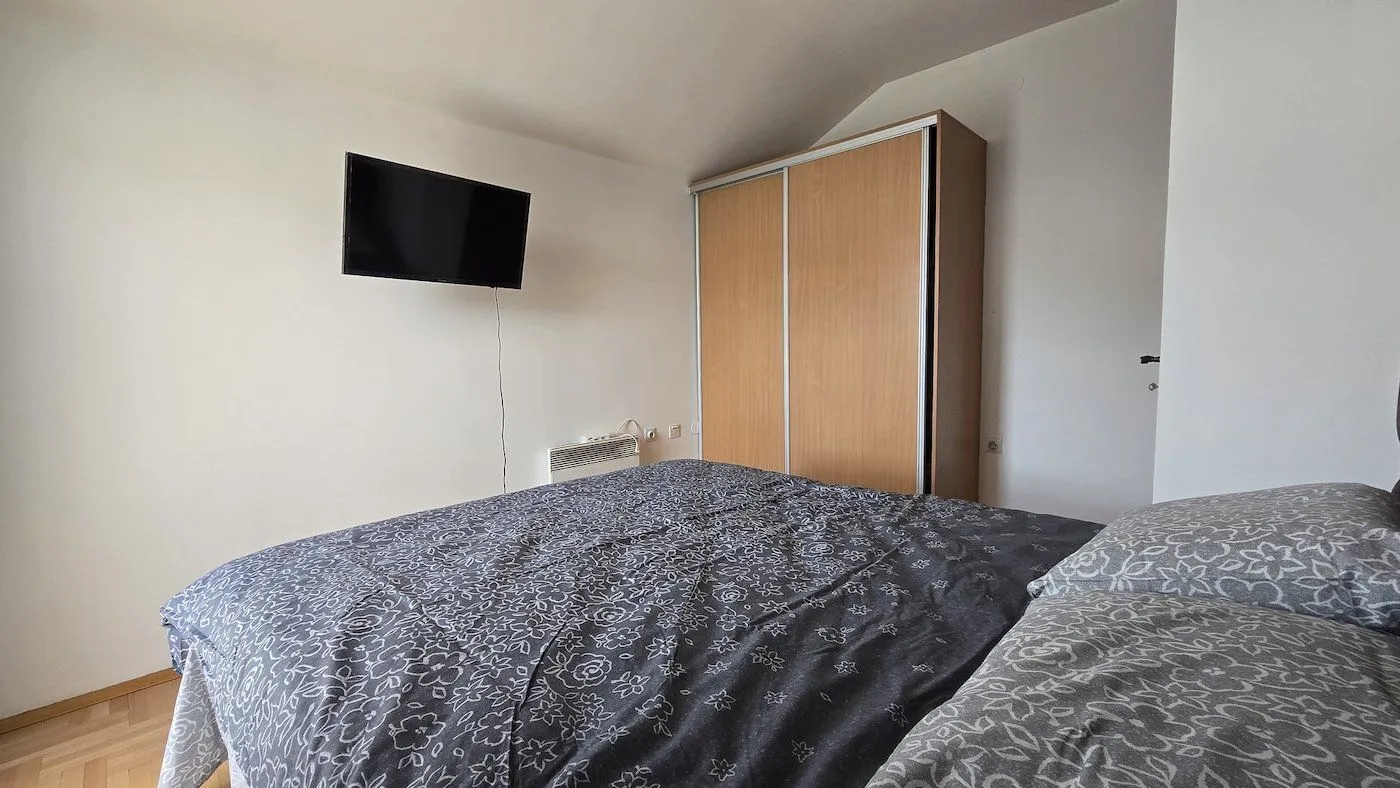 Izdavanje, kuća, 180m², Tološi, Podgorica