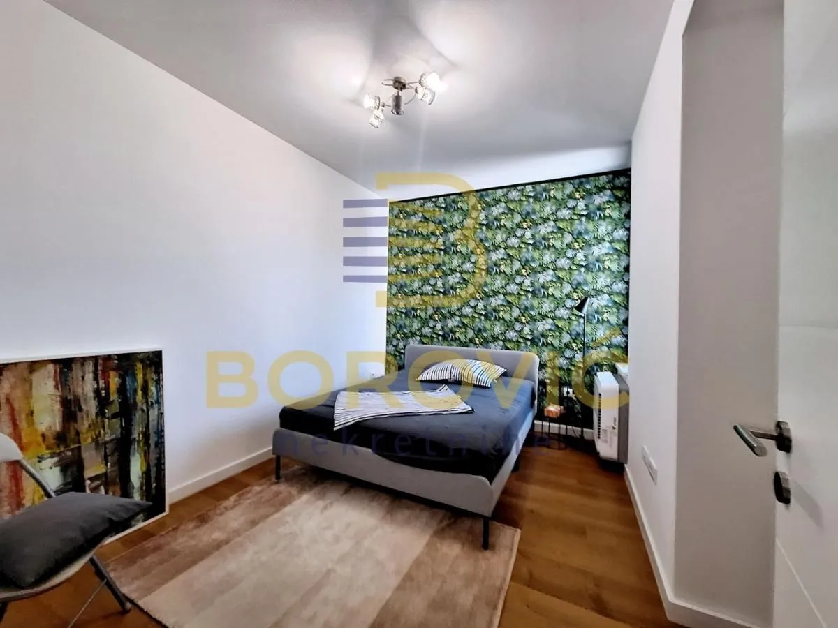 Prodaja, četvorosoban stan, 106m², Zemun Sve Podlokacije, Beograd