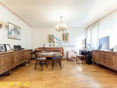 Stan in Vračar Sve Podlokacije