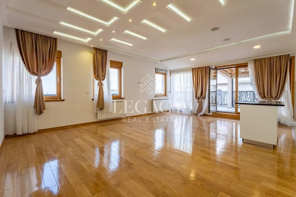Prodaja, četvorosoban stan, 140m², Šumice, Beograd