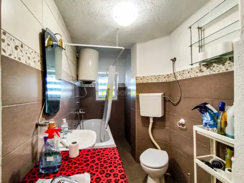 Izdavanje, trosoban stan, 70m², Centar, Podgorica - image 8