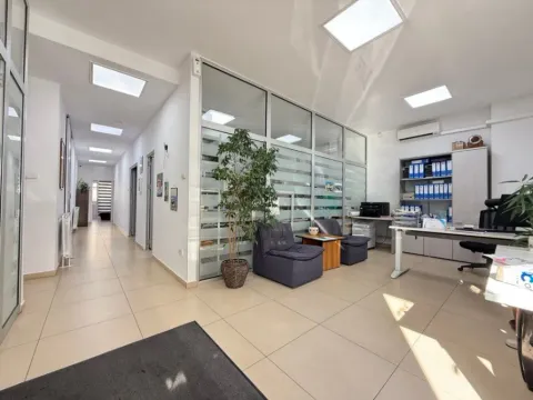 Sale, office space, 148m², Đeram Pijaca, Beograd - image 6