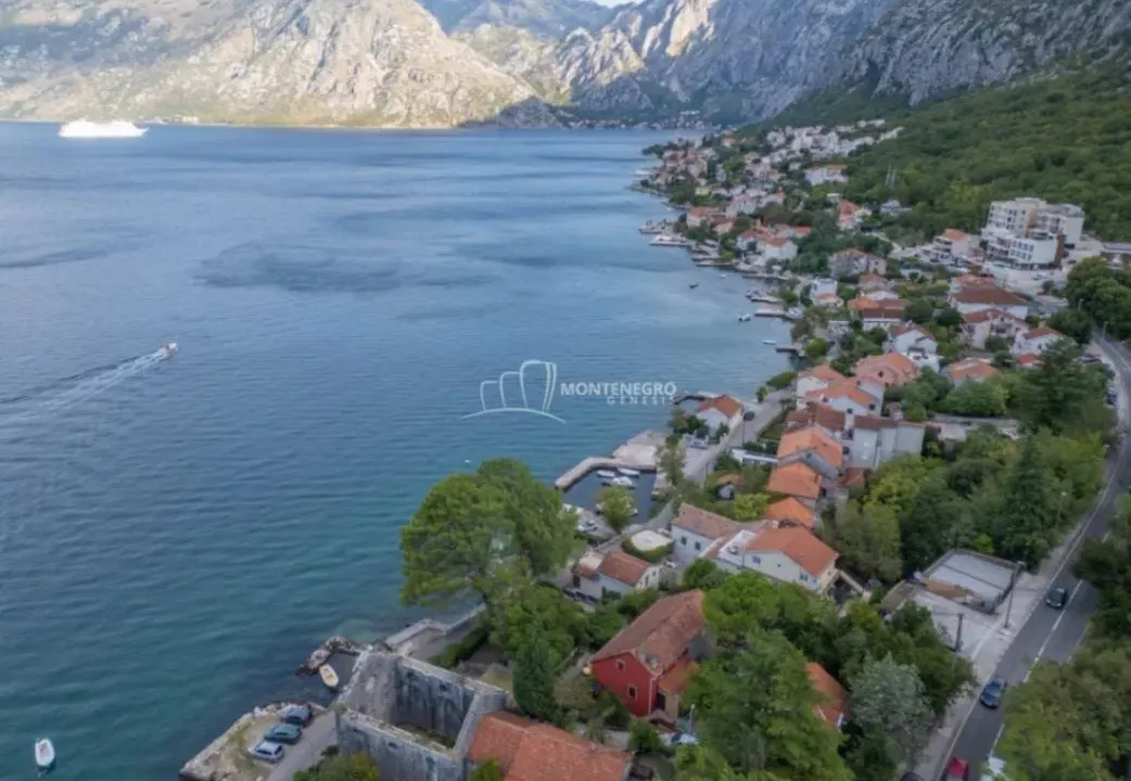 Sale, house, 170m², Dobrota, Kotor