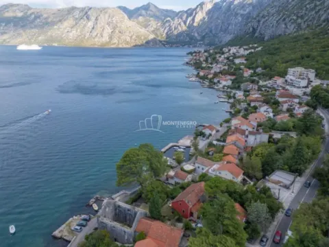 Sale, house, 170m², Dobrota, Kotor