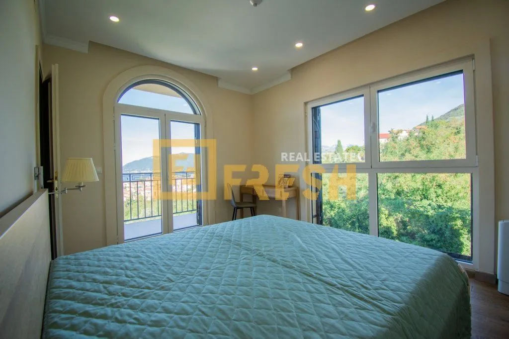 Prodaja, kuća, 371m², Tivat, Crna Gora