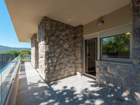 Prodaja, kuća, 492m², Mareza, Podgorica - image 33