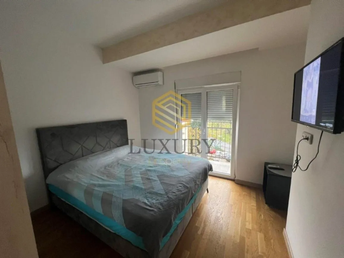 Izdavanje, jednosoban stan, 54m², Centar, Podgorica