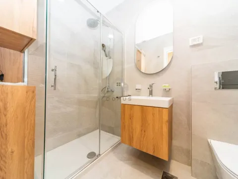 Izdavanje, jednosoban stan, 49m², Central Point, Podgorica - image 9