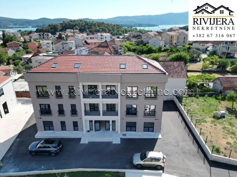 Prodaja, dvosoban stan, 61m², Tivat, Crna Gora
