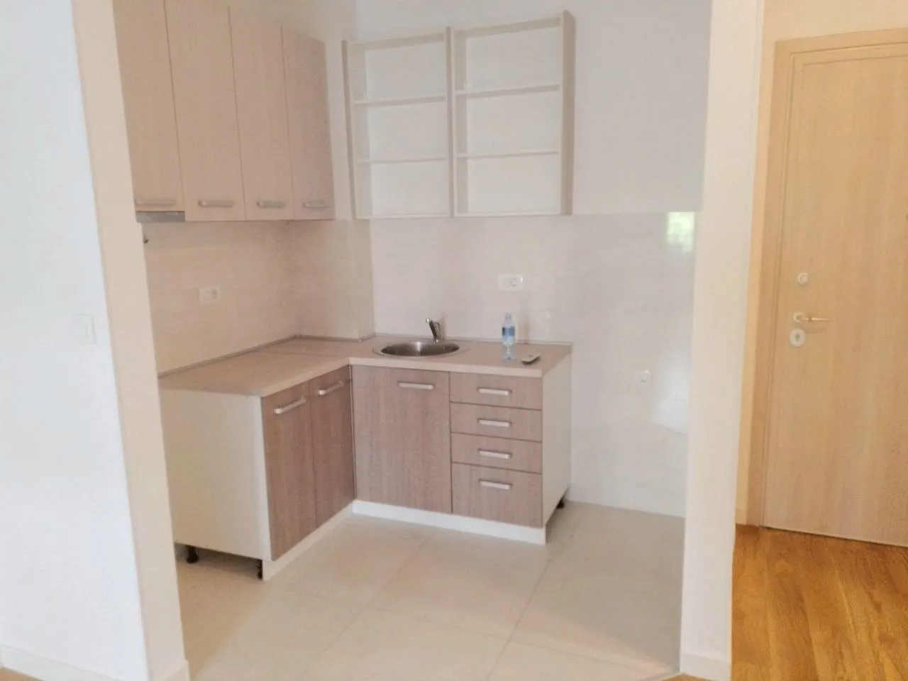 Prodaja, jednosoban stan, 40m², Central Point, Podgorica