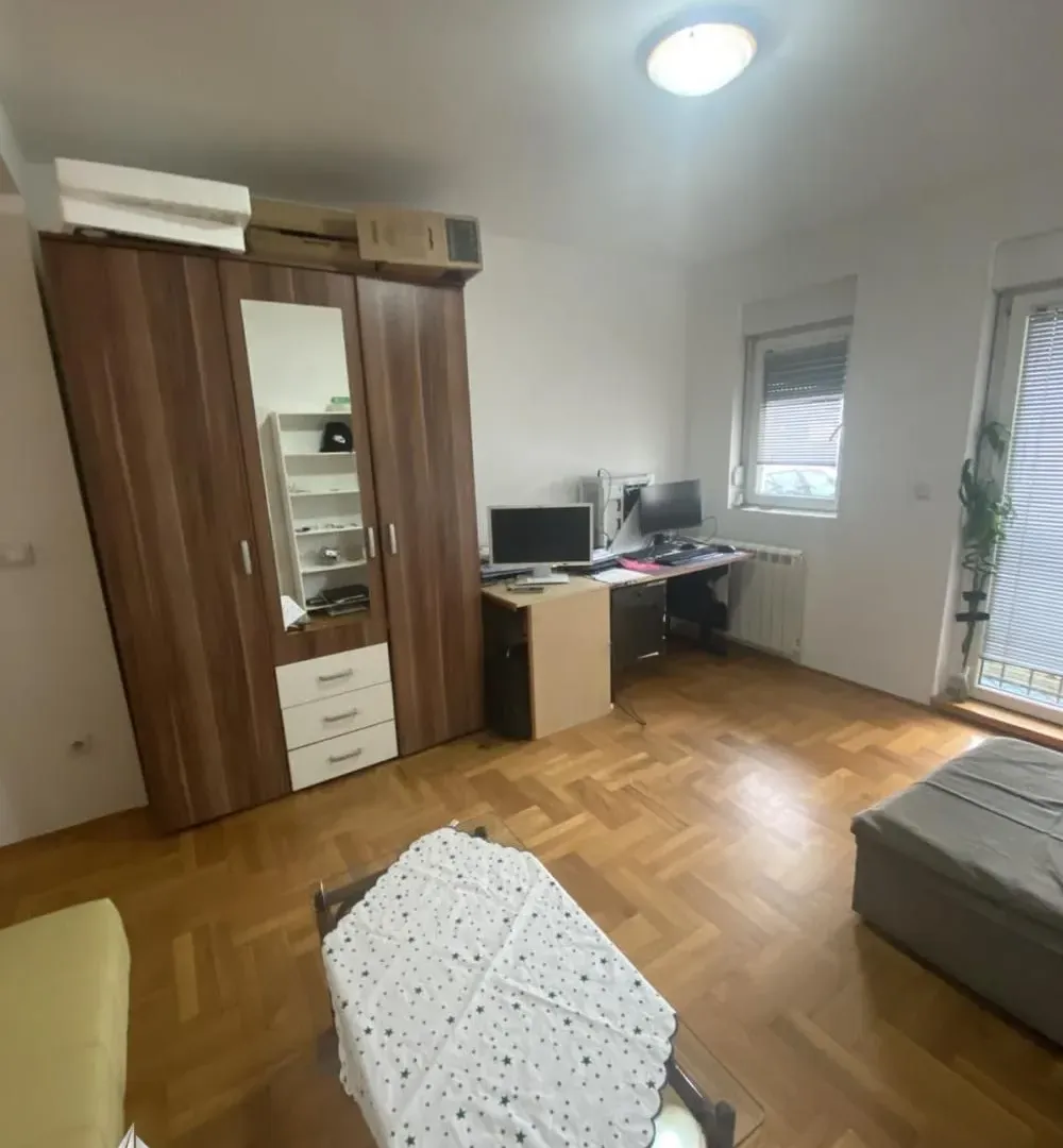 Rent, one bedroom apartment, 33m², Cvetkova Pijaca, Zvezdara Sve Podlokacije