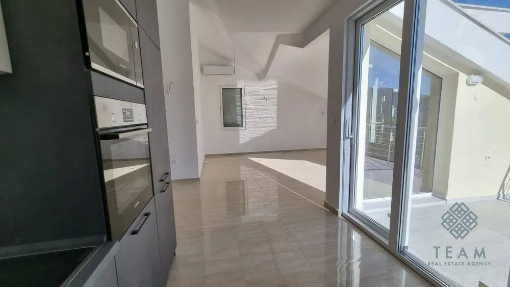 Prodaja, dvosoban stan, 81m², Đenovići, Herceg Novi