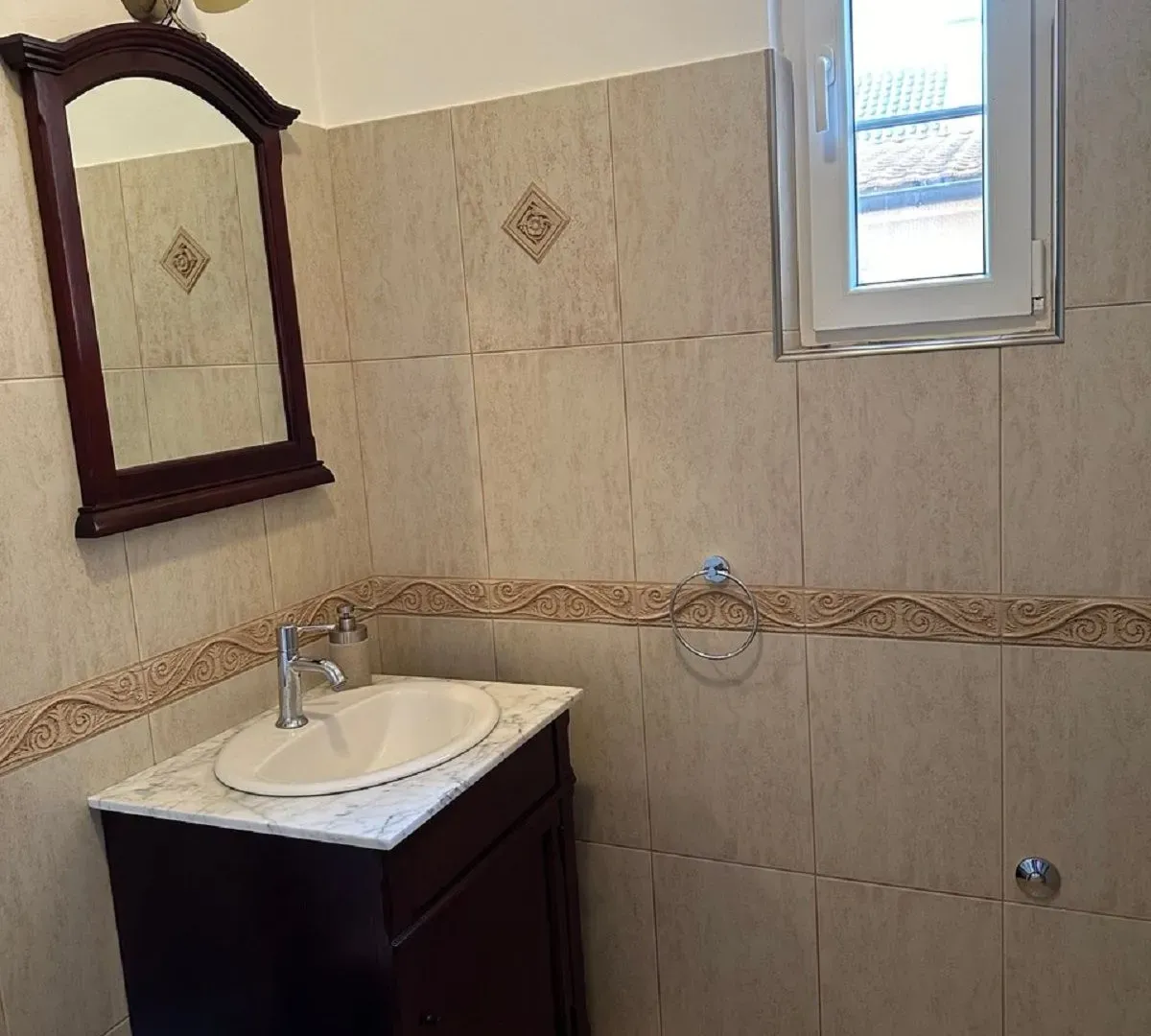 Prodaja, kuća, 250m², Altina, Beograd