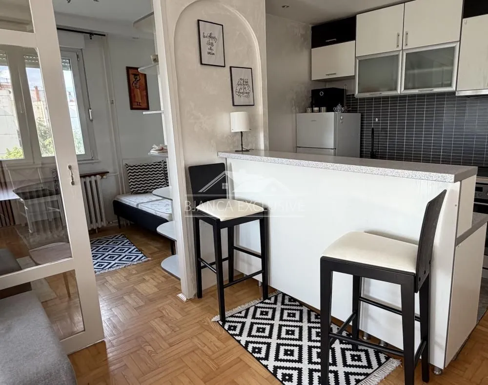 Prodaja, jednosoban stan, 37m², Novi Beograd Sve Podlokacije, Beograd