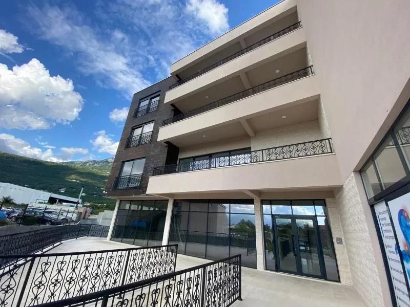 Rent, office space, 153m², Kotor, Crna Gora
