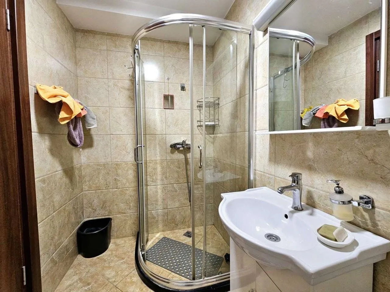 Izdavanje, dvosoban stan, 82m², Ljubović, Podgorica