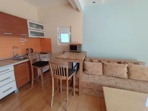 Daily-rent, studio apartment, 33m², Donja Lastva, Tivat - image 17