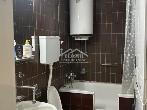 Izdavanje, četvorosoban stan, 110m², Kalenić Pijaca, Vračar Sve Podlokacije - image 8