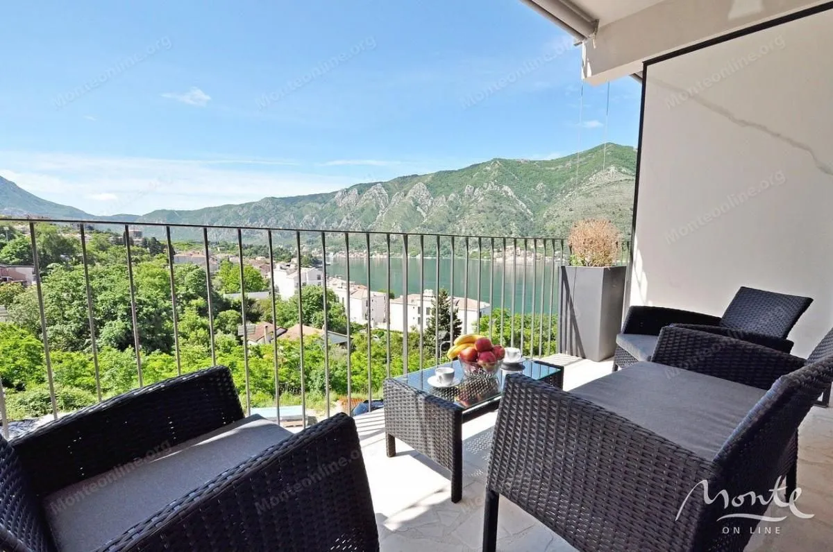 Prodaja, jednosoban stan, 52m², Dobrota, Kotor