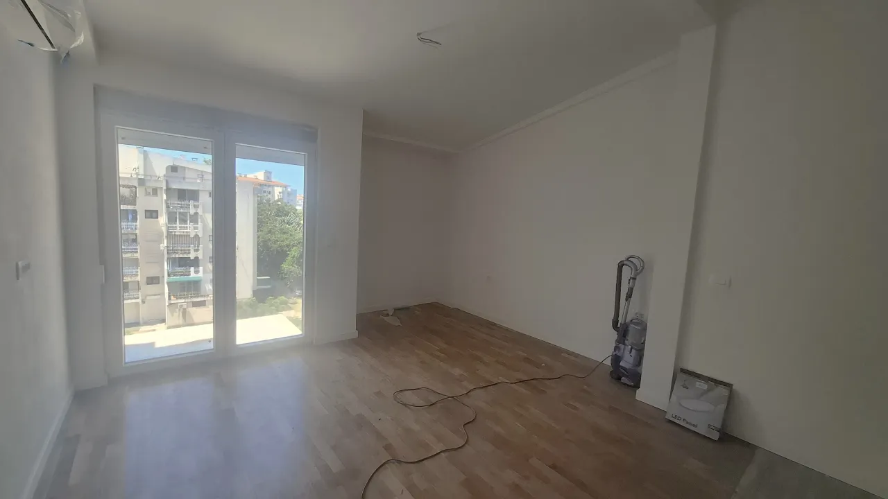 Prodaja, garsonjera, 26m², Centar, Bar