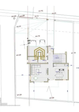Arhitektonski plan osnove prizemlja objekta sa ucrtanim namještajem i dimenzijama. - image 17