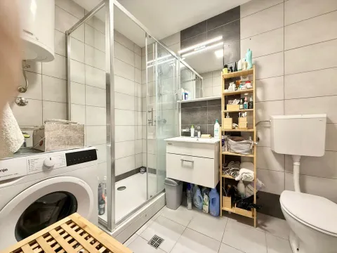 Prodaja, dvosoban stan, 70m², Donja Gorica, Podgorica - image 12