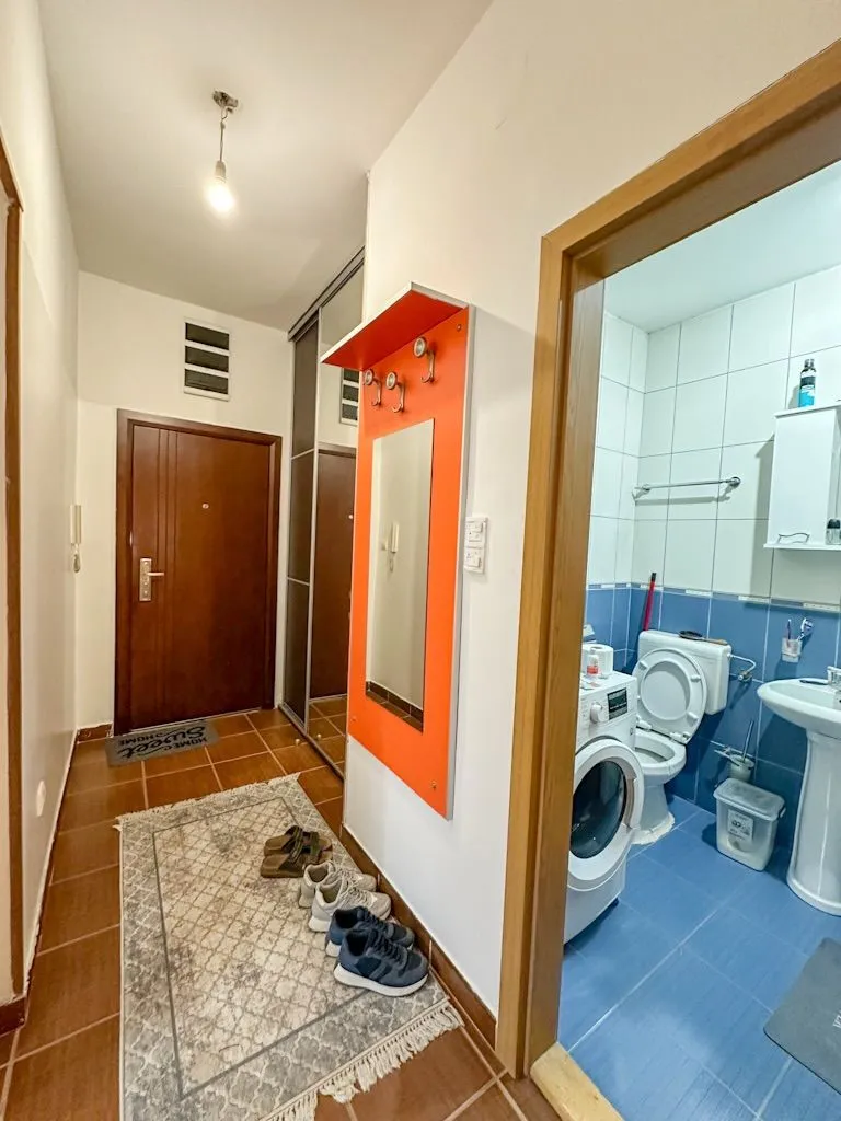 Izdavanje, jednosoban stan, 42m², Tološi, Podgorica