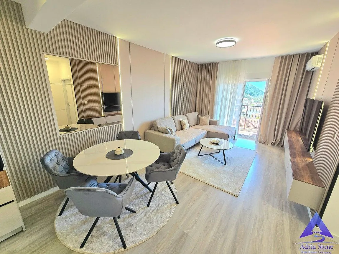 Prodaja, dvosoban stan, 63m², Lazi, Budva
