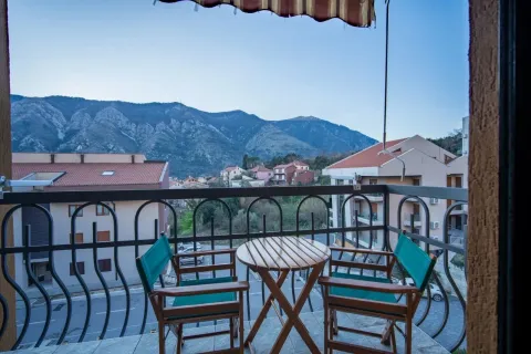 Rent, one bedroom apartment, 40m², Dobrota, Kotor - image 14