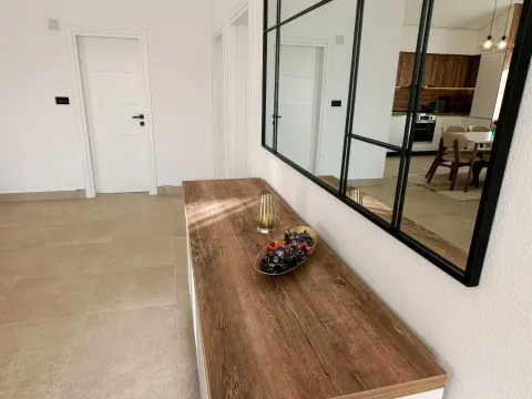 Rent, apartment, 102m², Seljanovo, Tivat - image 16