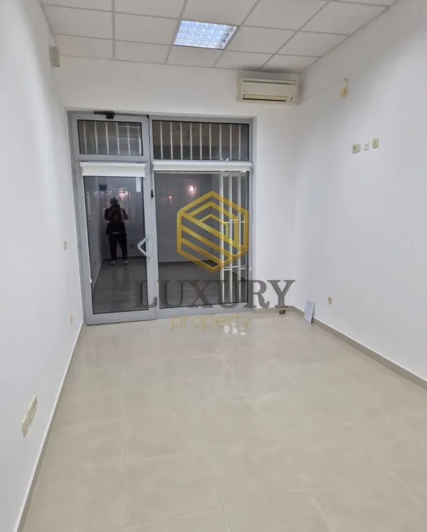Izdavanje, poslovni prostor, 20m², Stari Aerodrom, Podgorica