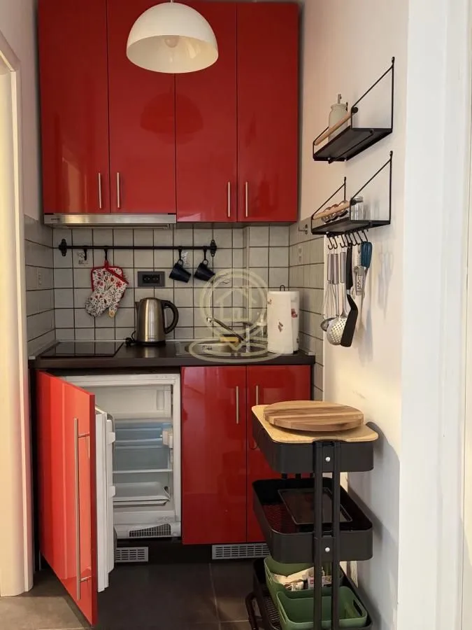 Izdavanje, jednosoban stan, 33m², Stari Grad, Beograd